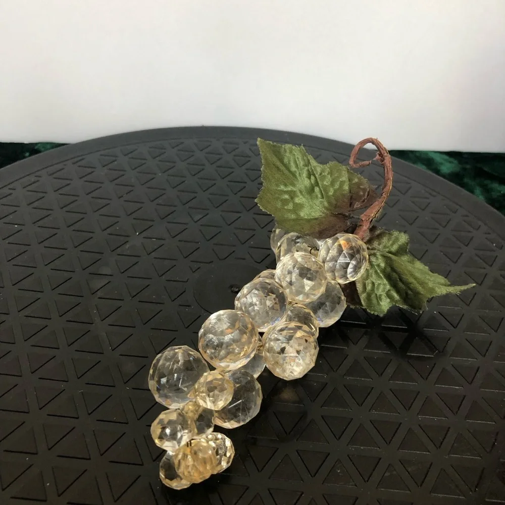 Vtg Plastic Faceted Poseable Grape Cluster Fabric Poseable Leaves